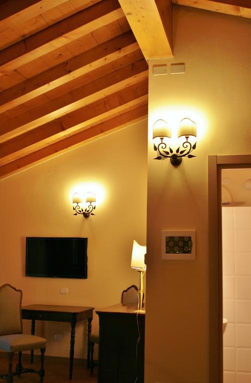 Agriturismo Cavrigo Lodi Szoba fotó