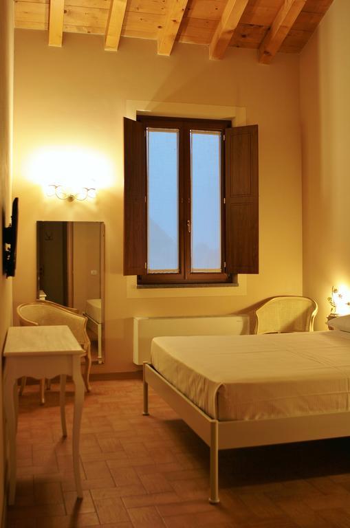 Agriturismo Cavrigo Lodi Szoba fotó