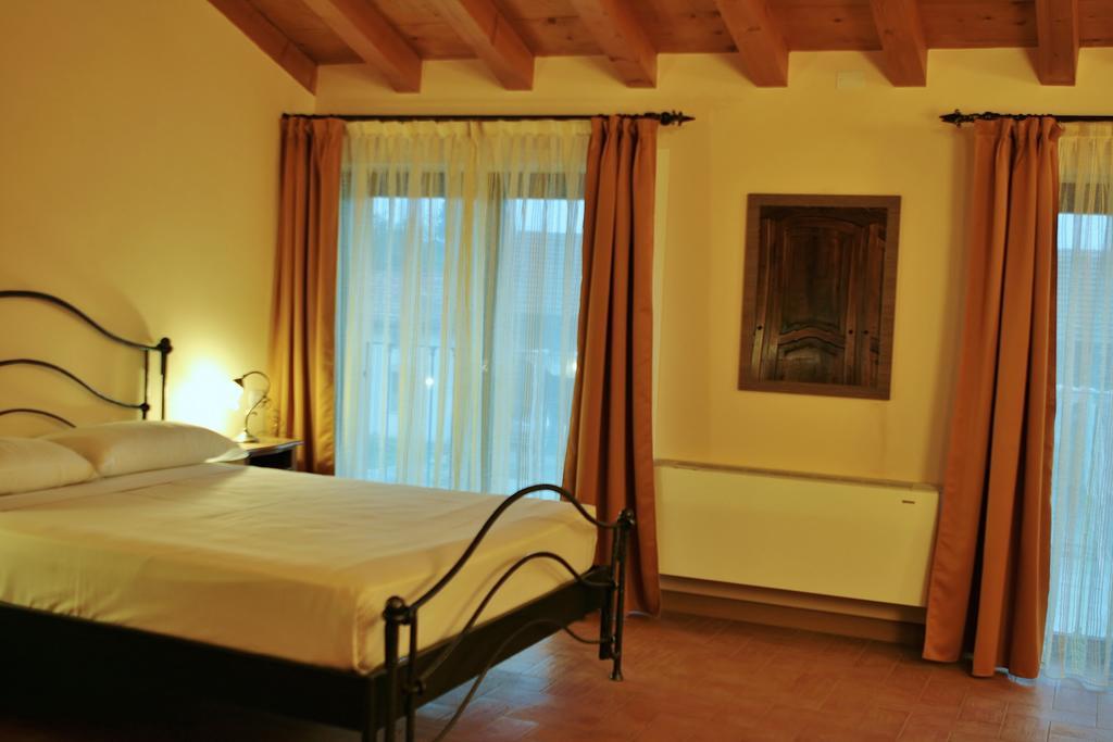 Agriturismo Cavrigo Lodi Szoba fotó