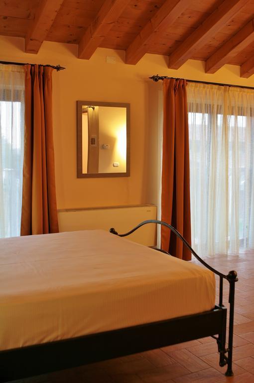 Agriturismo Cavrigo Lodi Szoba fotó